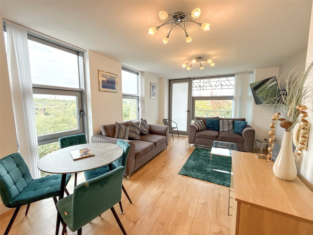 Property photo 1 of 18 Lounge/Diner