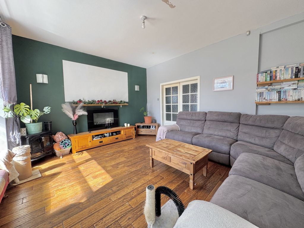 Property photo 2 of 19 Img_9165