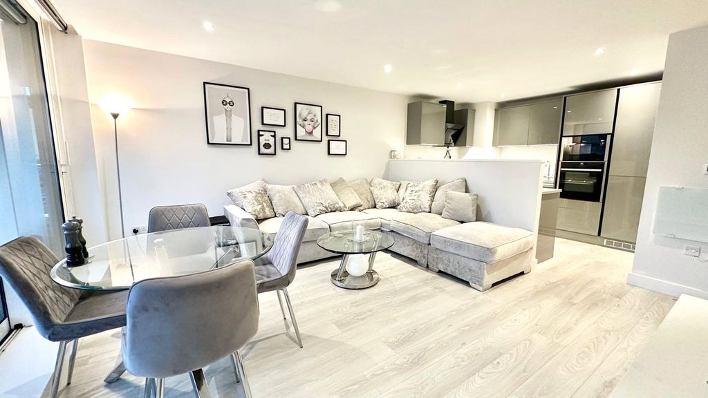 Property photo 2 of 14 Picture No. 13