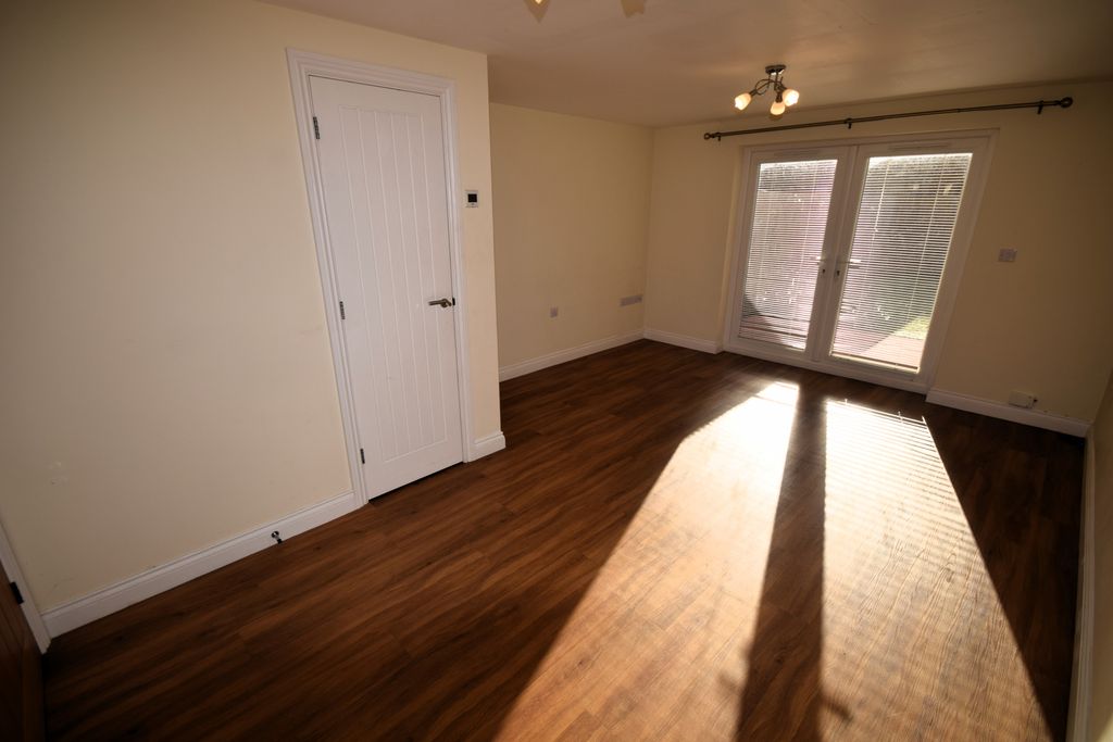 Property photo 2 of 14 Living Room