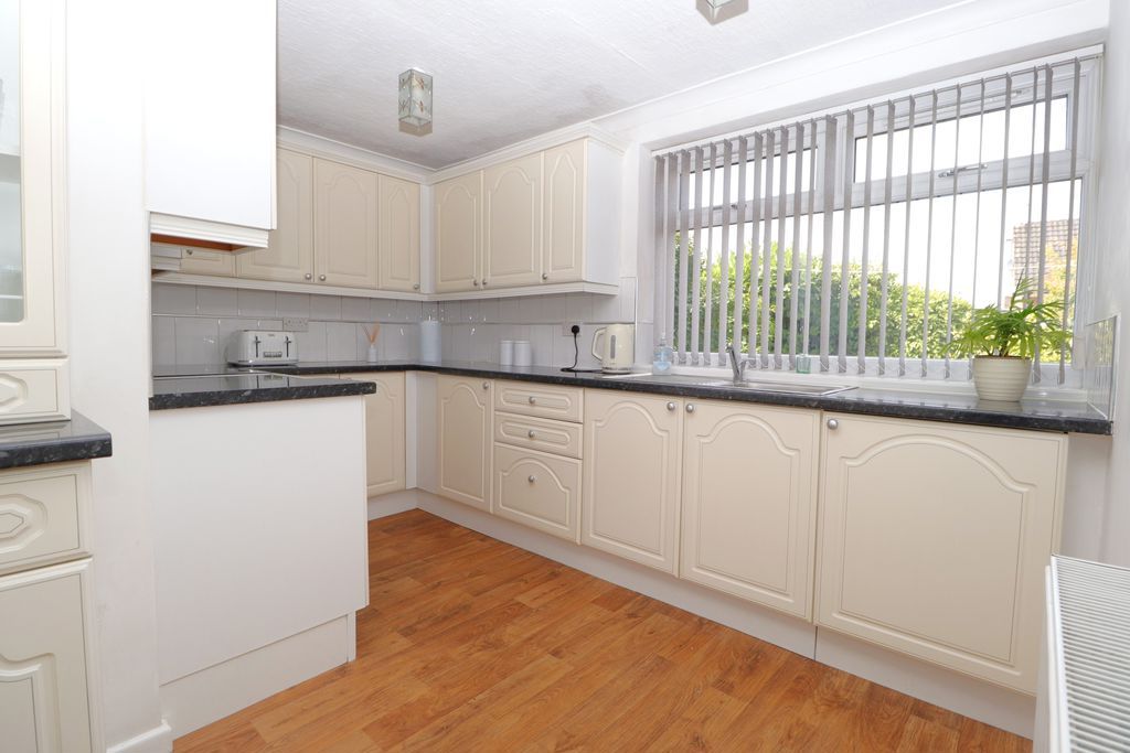 Property photo 2 of 26 Kitchen