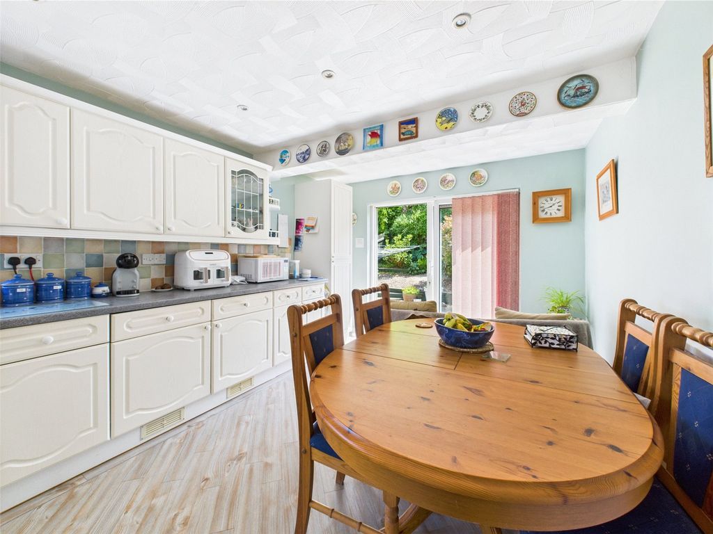 Property photo 2 of 18 Picture No. 12