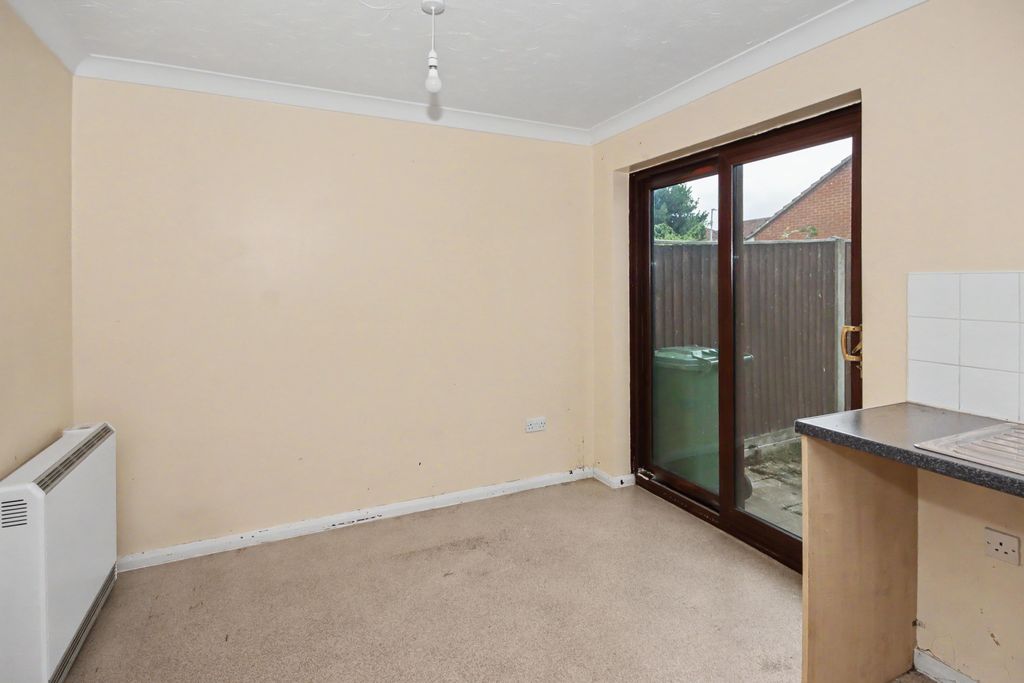 Property photo 3 of 16 25 Alma Chase, Terrington St Clement, King's Lynn, Norfolk, Pe34 4Lj