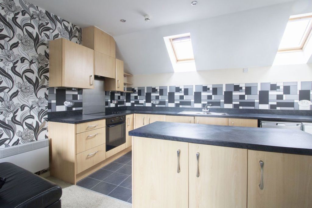 Property photo 2 of 12
