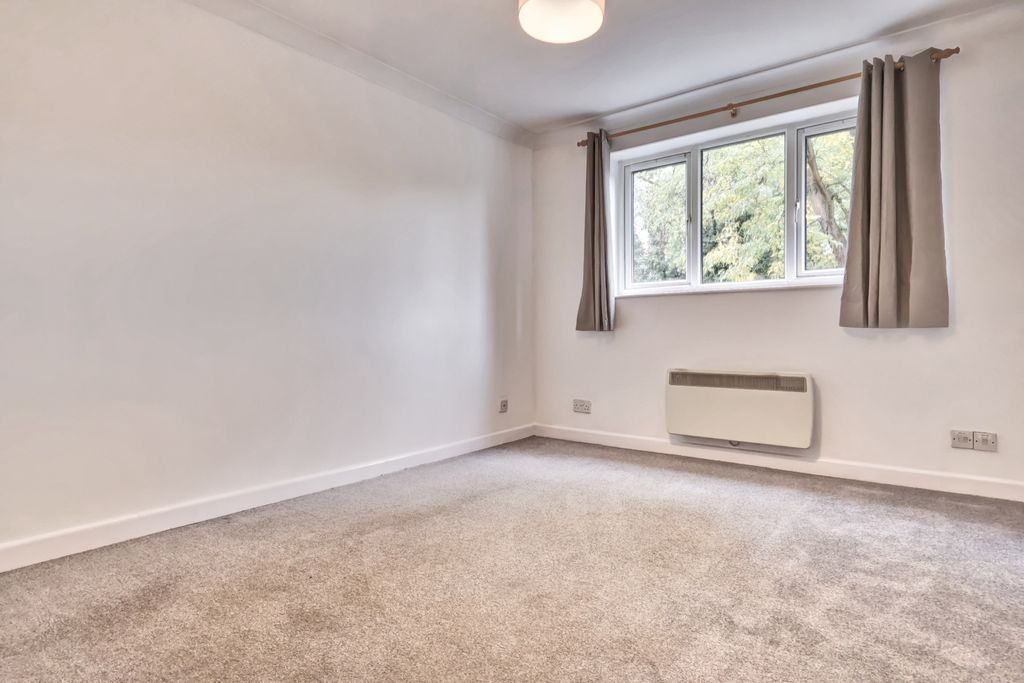 Property photo 3 of 6 Picture No. 04