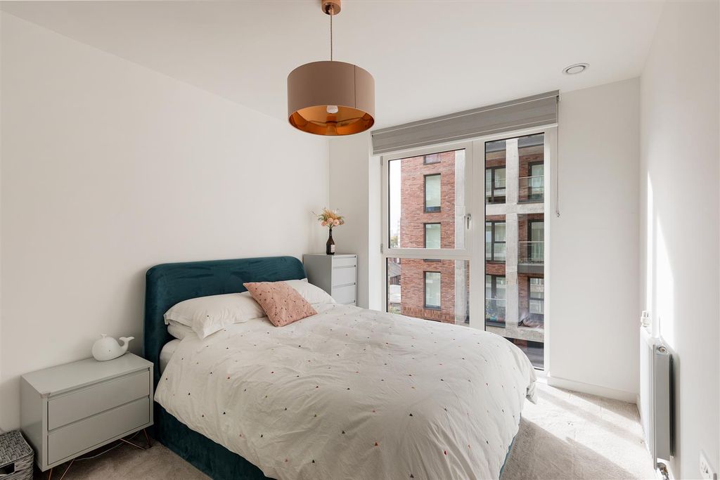 Property photo 3 of 32 Shipbuilding Way