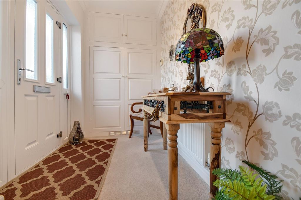 Property photo 3 of 38 Entrance