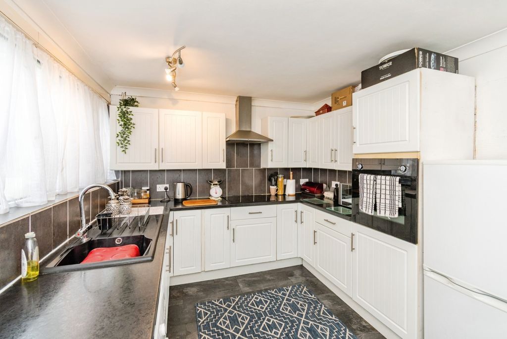 Property photo 2 of 15 Pbox-Img.Jpg