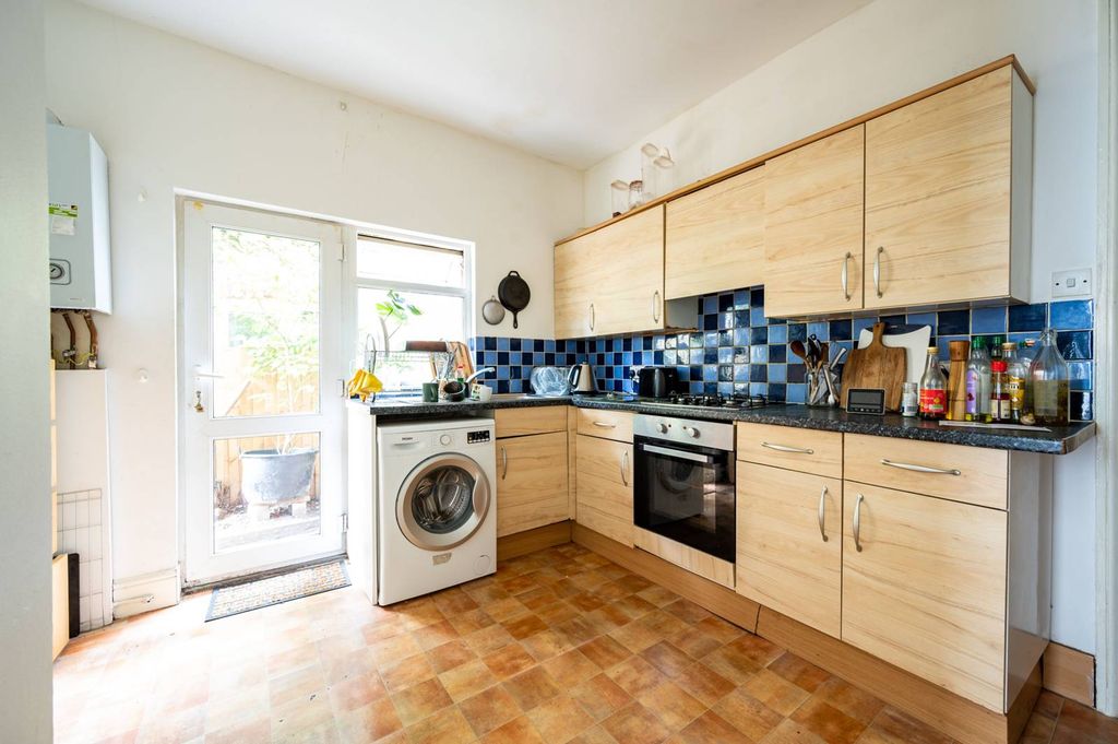Property photo 2 of 7
