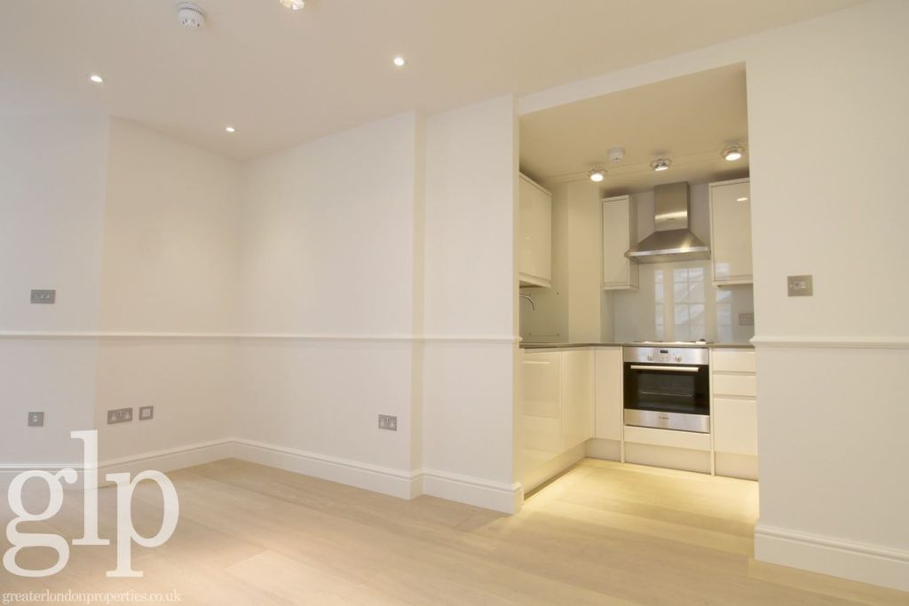 Property photo 2 of 10 959703