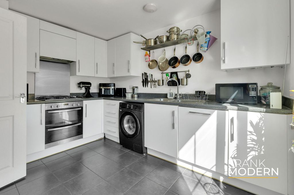 Property photo 3 of 36 Kitchen