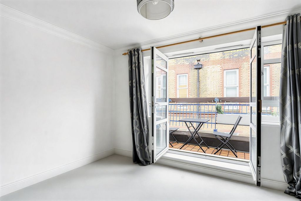 Property photo 2 of 8