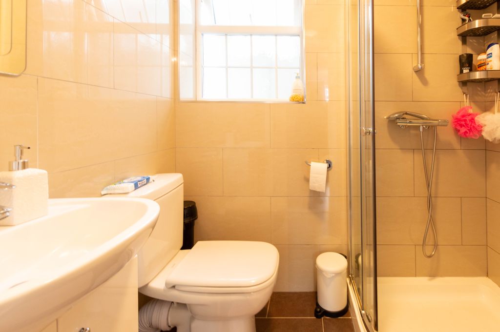 Property photo 2 of 3