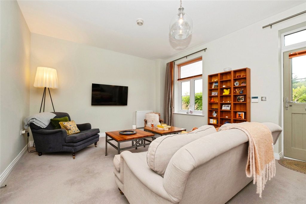 Property photo 2 of 18 Picture No. 40