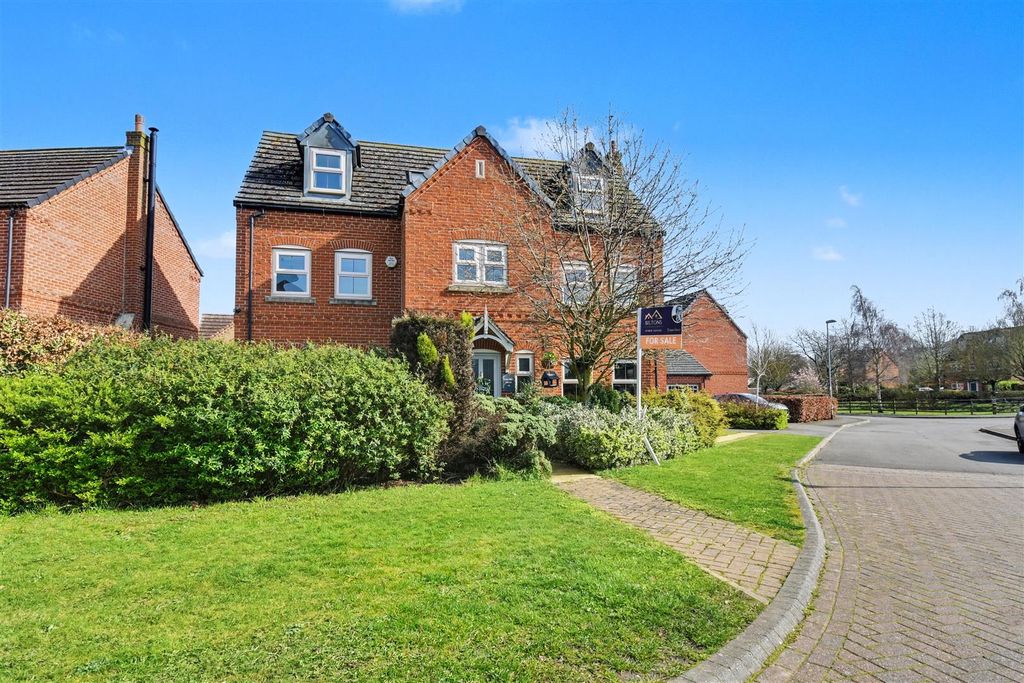 Property photo 1 of 29 Font Photo