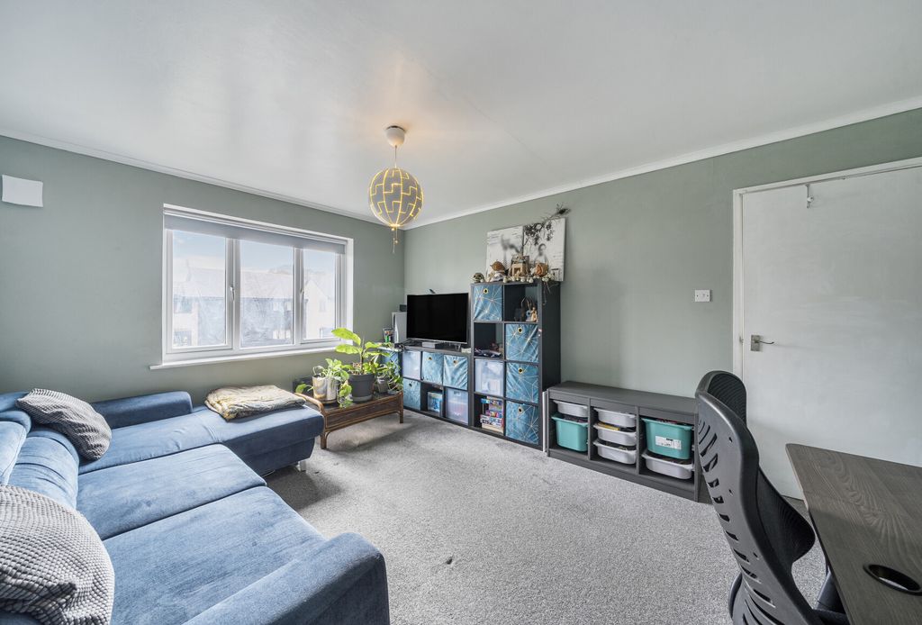 Property photo 2 of 13 1346426-5-68c1423...