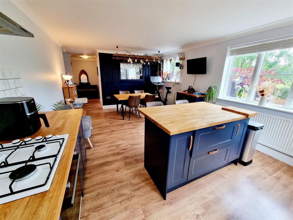 Property photo 3 of 30 Kitchen / Dining Room