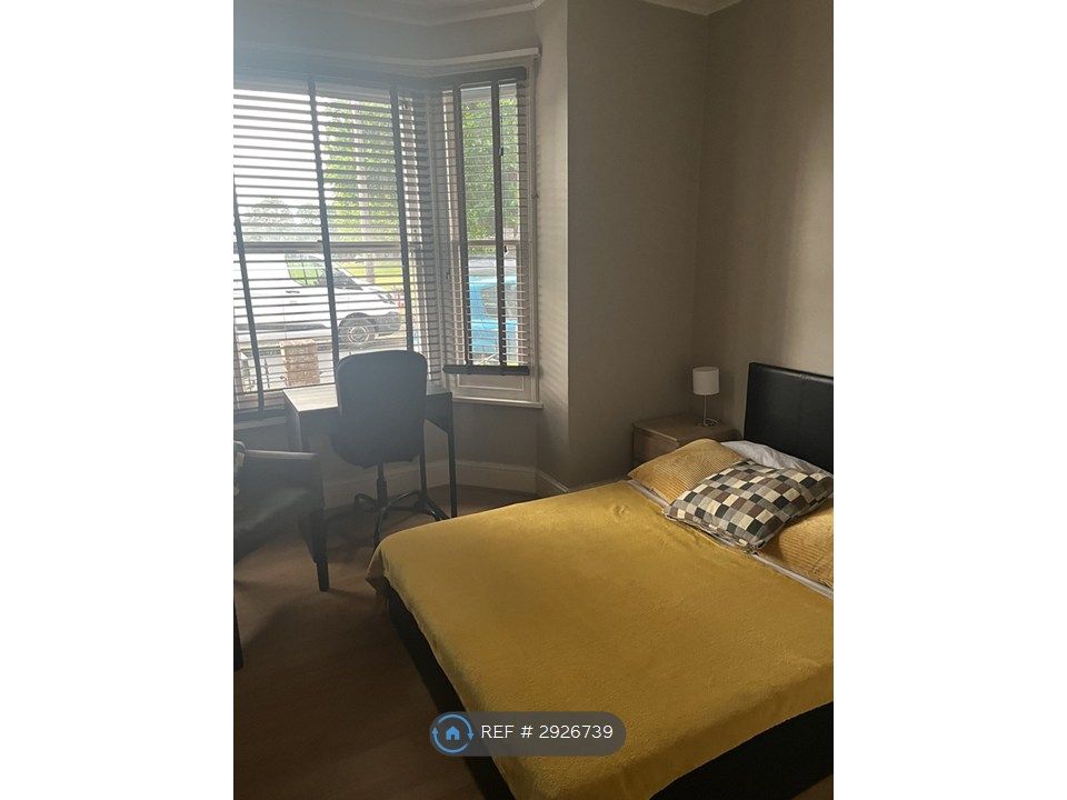 Property photo 1 of 10 Park Facing Double Room