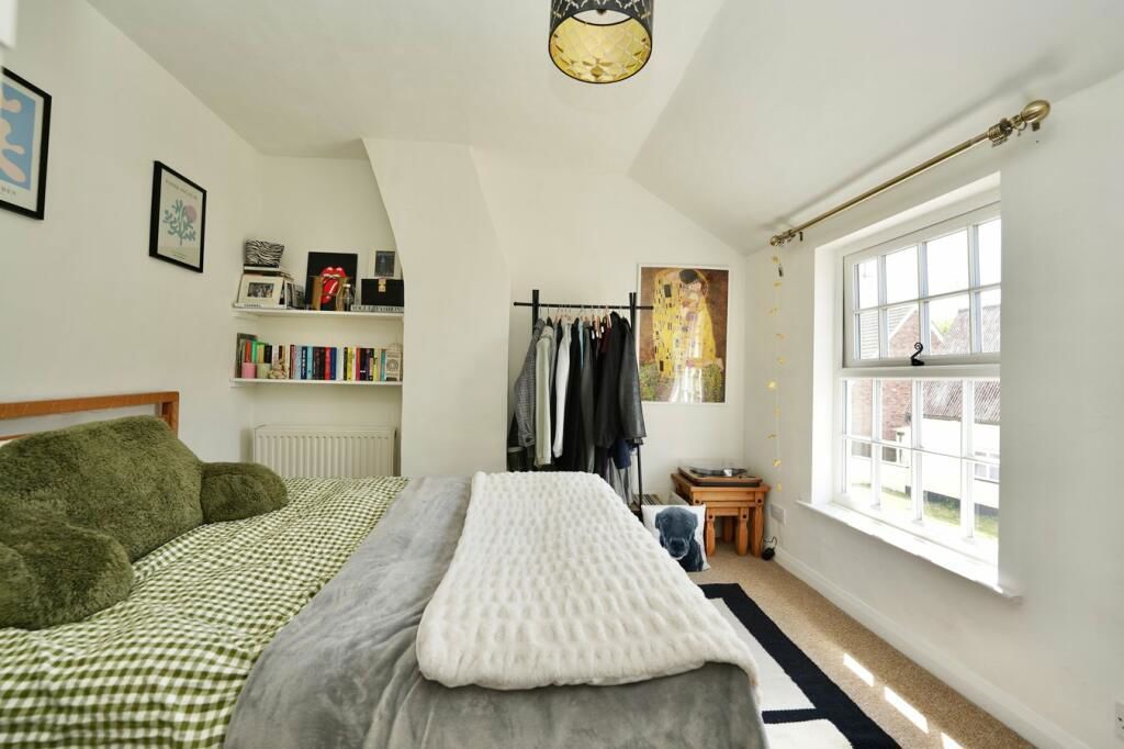 Property photo 3 of 17