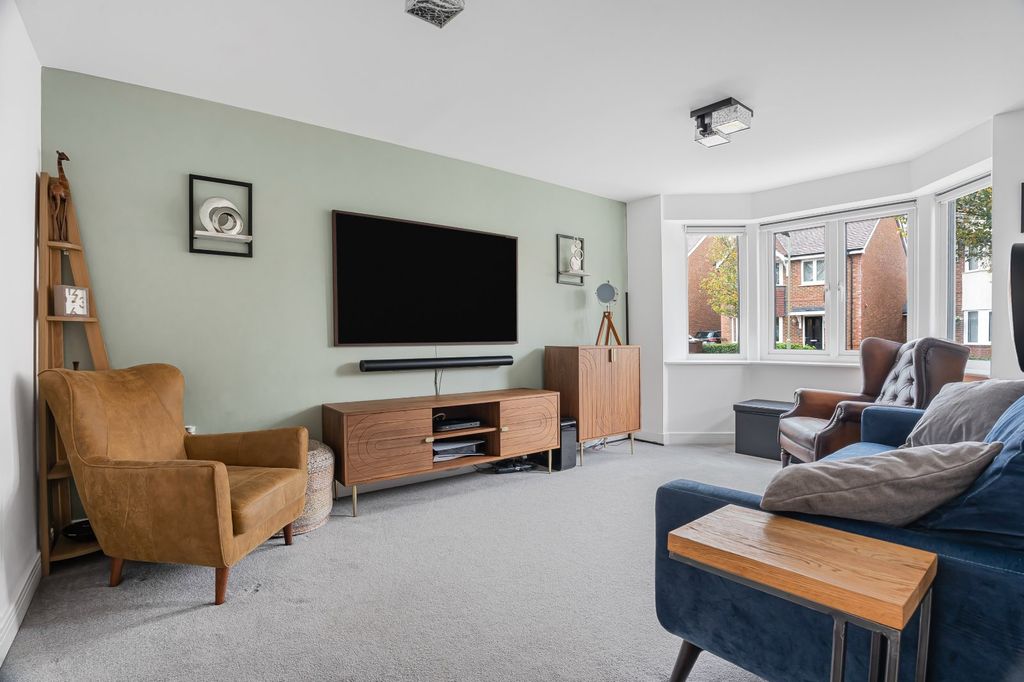 Property photo 2 of 19 Sitting Room