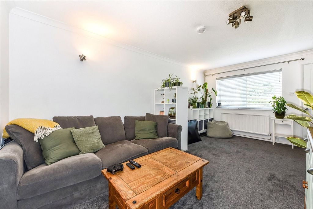 Property photo 3 of 15 Sitting Room
