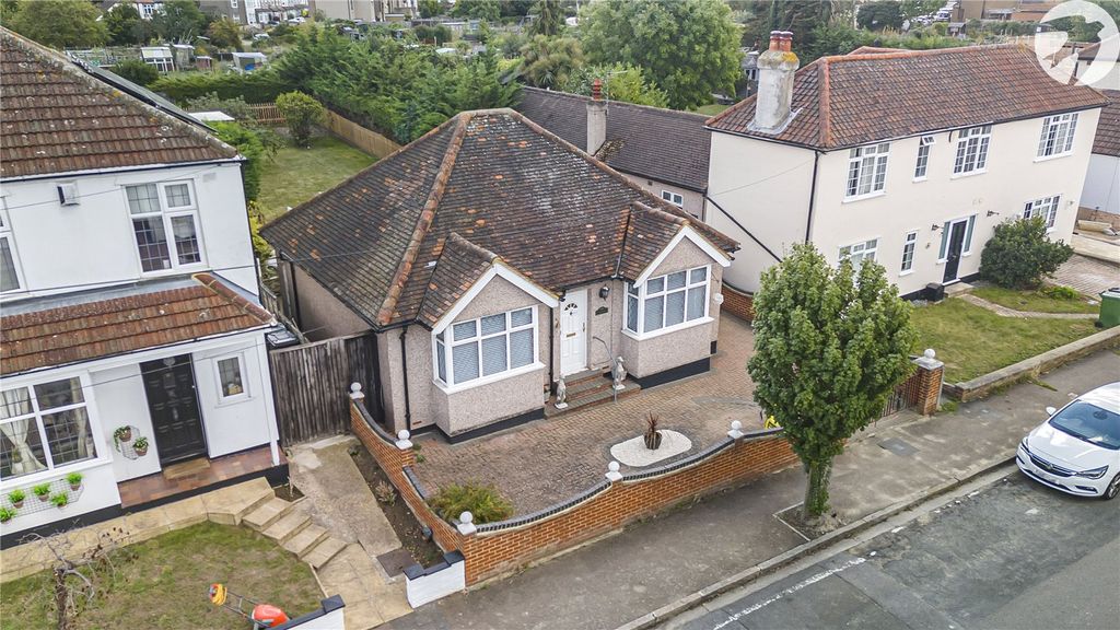 Property photo 1 of 19 External