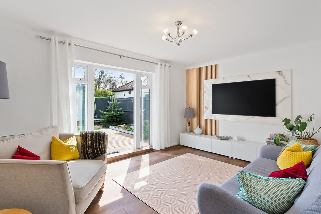 Property photo 2 of 35