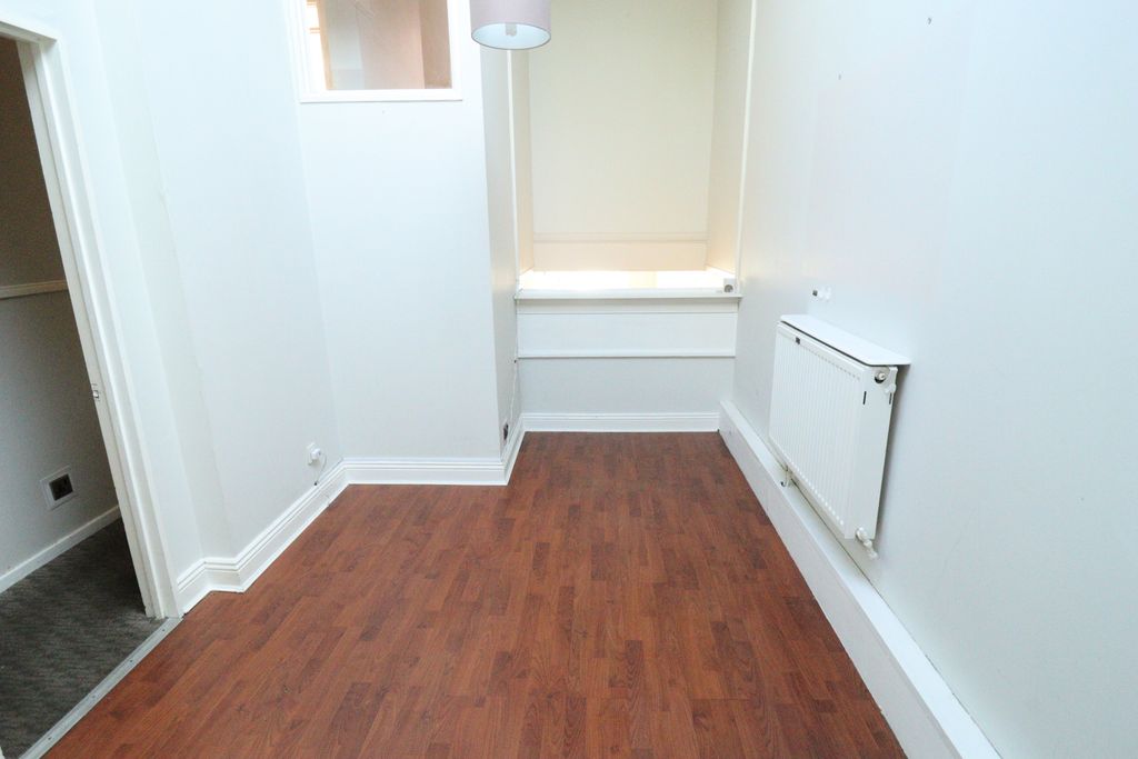 Property photo 3 of 10 Picture No. 02