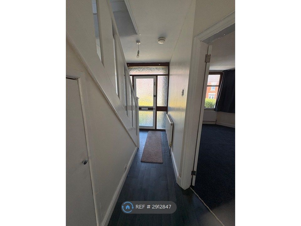 Property photo 2 of 20 Hallway