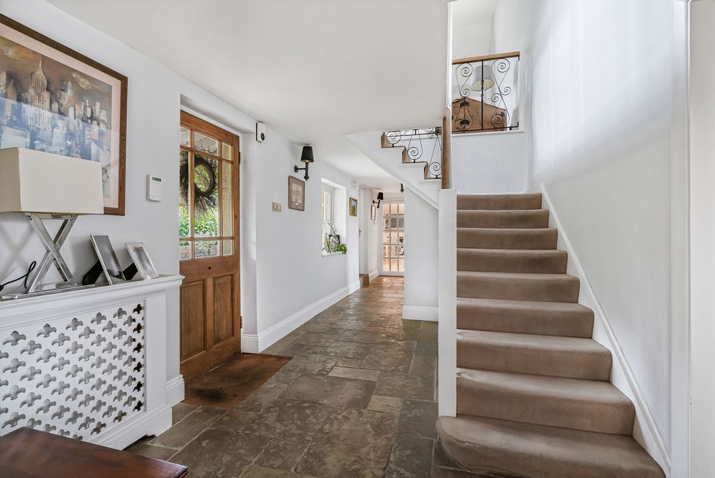 Property photo 2 of 46