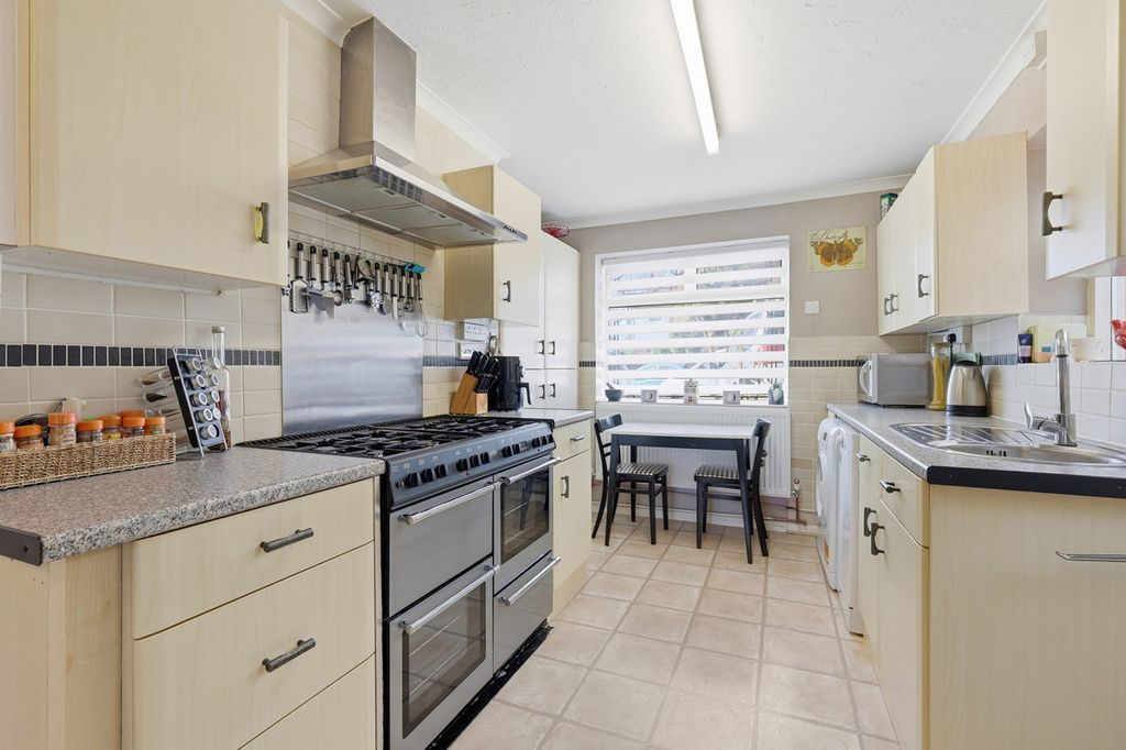 Property photo 3 of 29