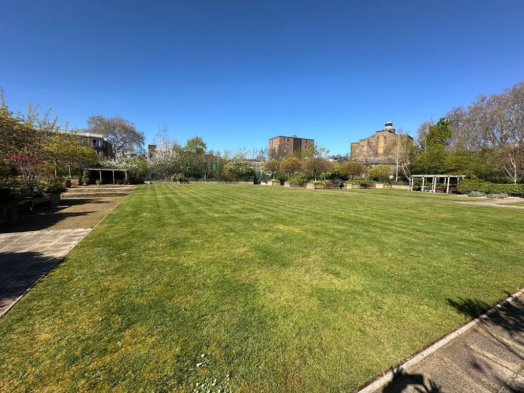 Property photo 3 of 11 Photo 11