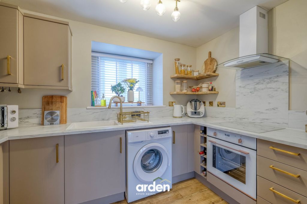 Property photo 2 of 8