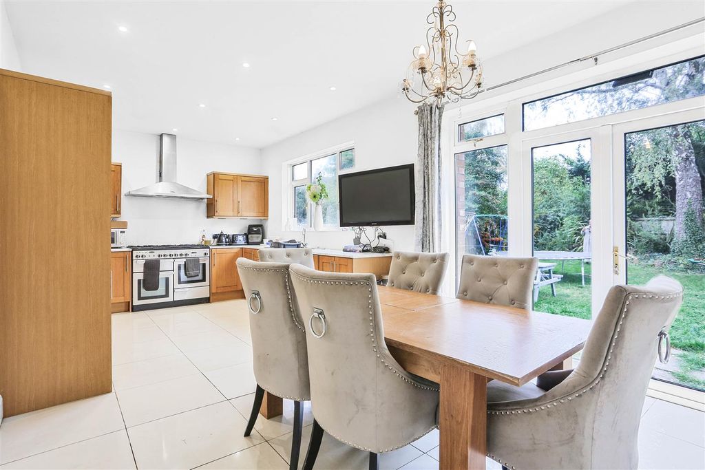 Property photo 1 of 20 1540857231 - 8.Jpg