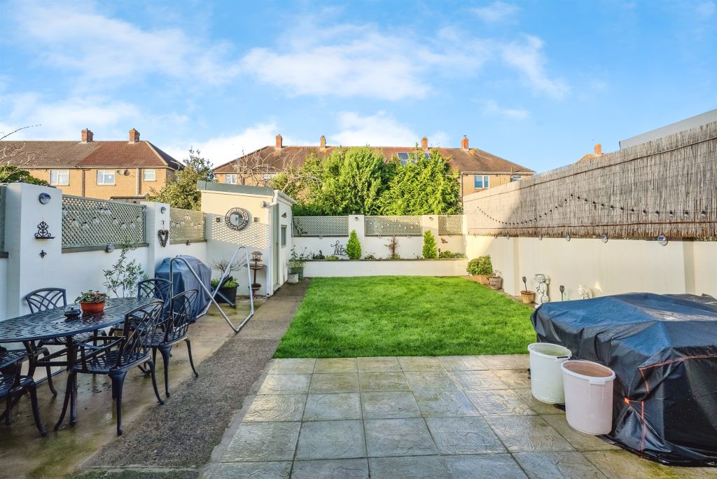 Property photo 2 of 37