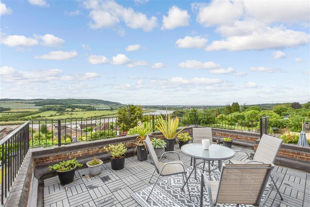 Property photo 1 of 17 Balcony / Terrace