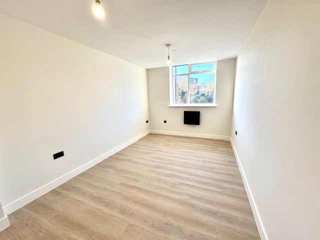 Property photo 3 of 5 Balcony