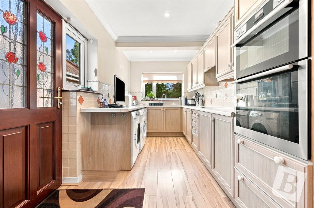 Property photo 2 of 16 Kitchen