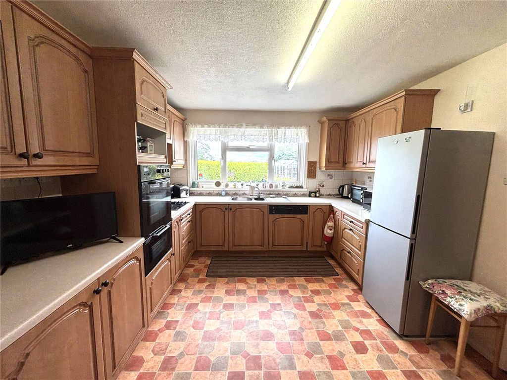 Property photo 3 of 27 Picture No. 14