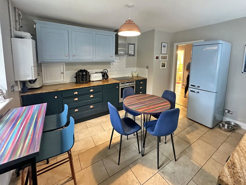 Property photo 3 of 16 Picture 3