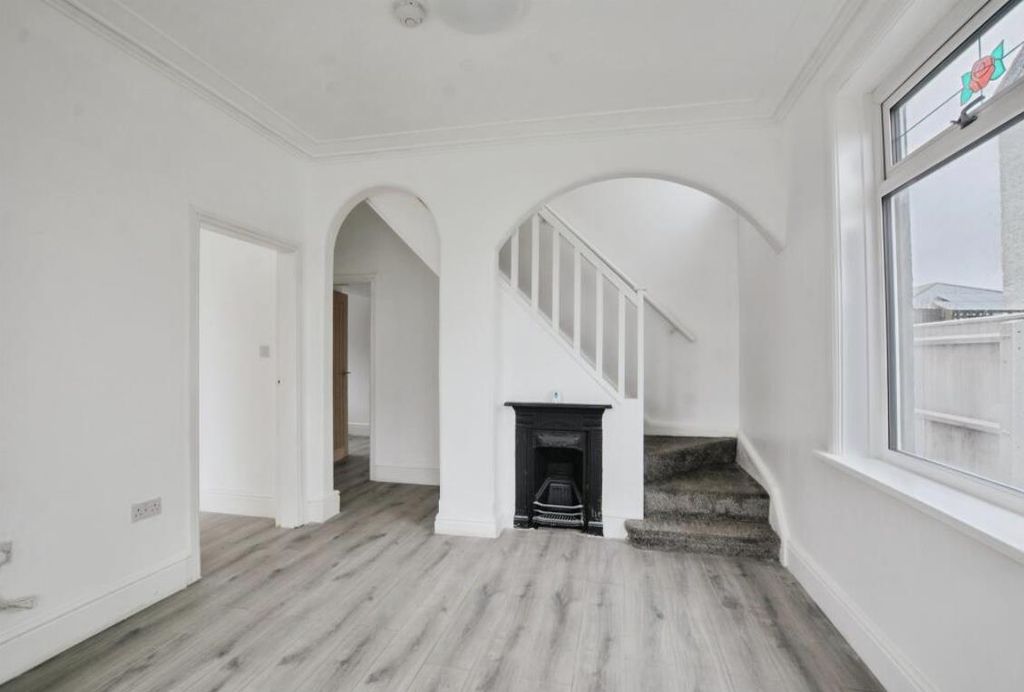 Property photo 3 of 8 Reception Room