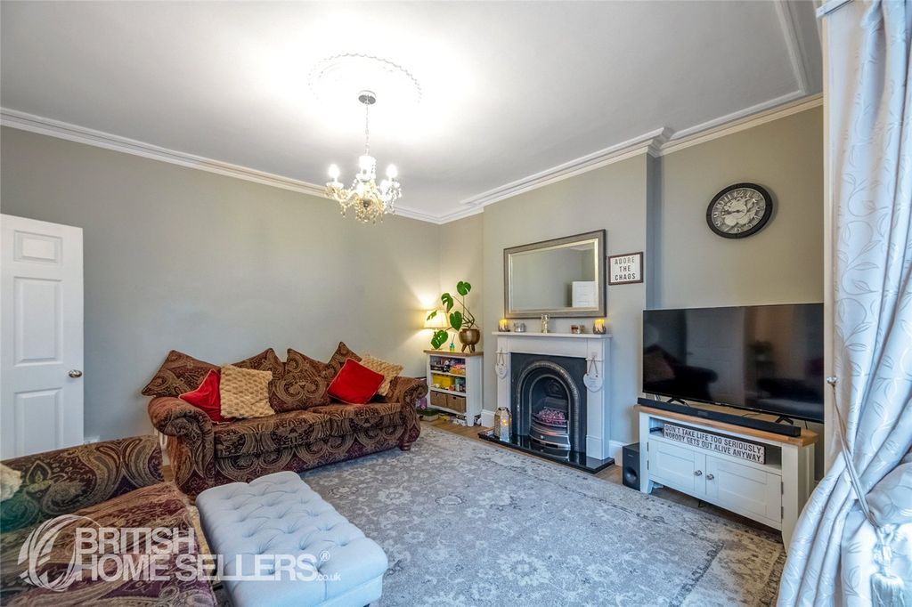 Property photo 2 of 15 Picture No. 11