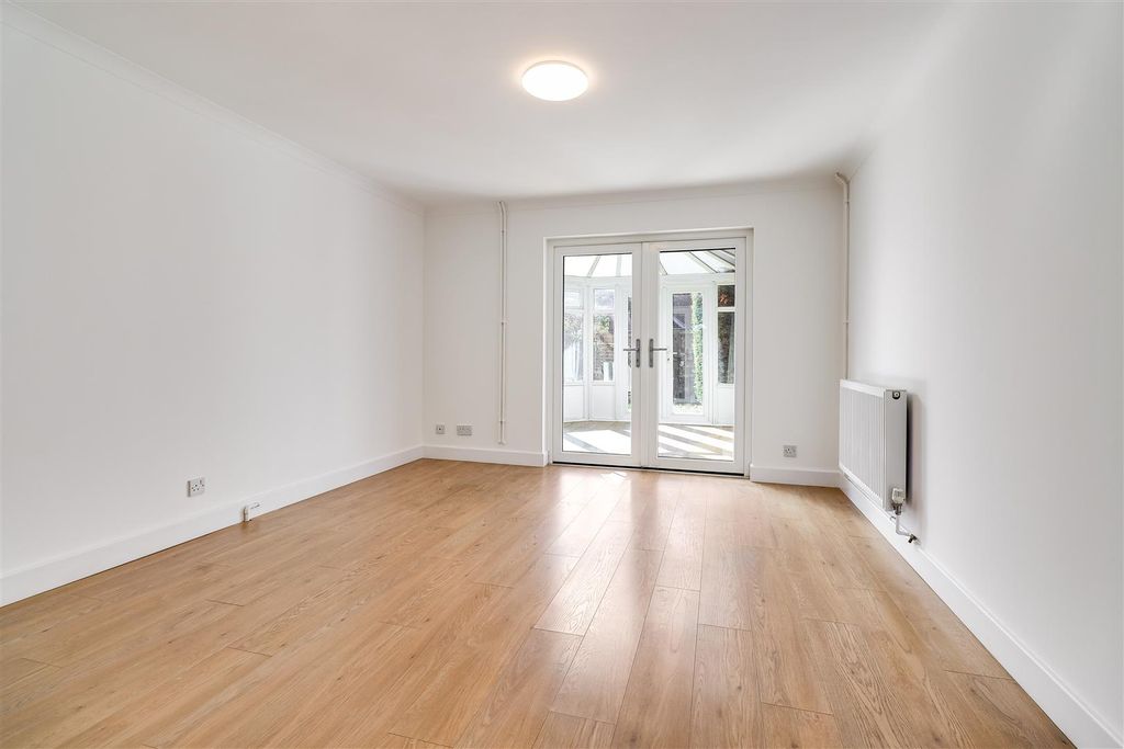 Property photo 3 of 17 Img (3).Jpg