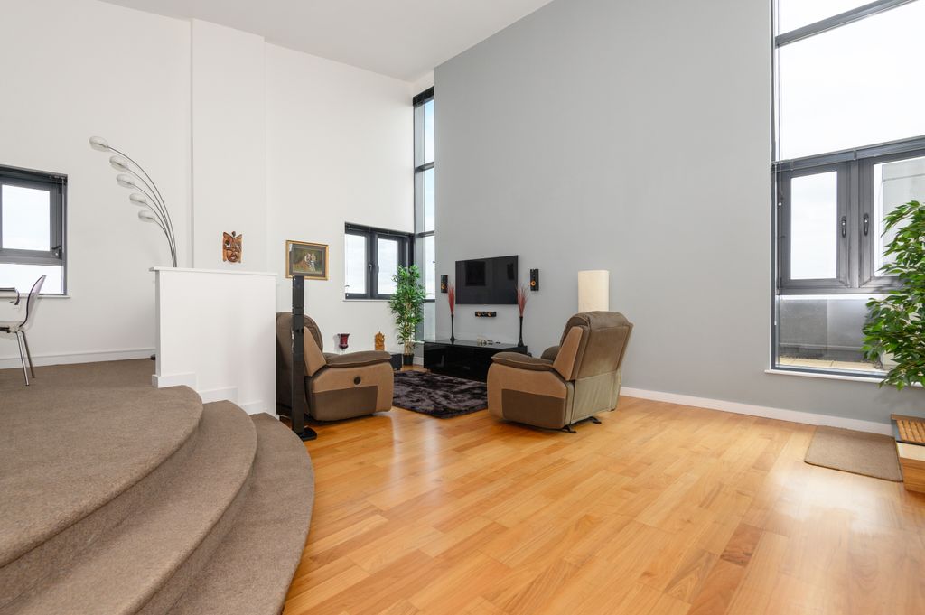 Property photo 2 of 23 Zenko_70