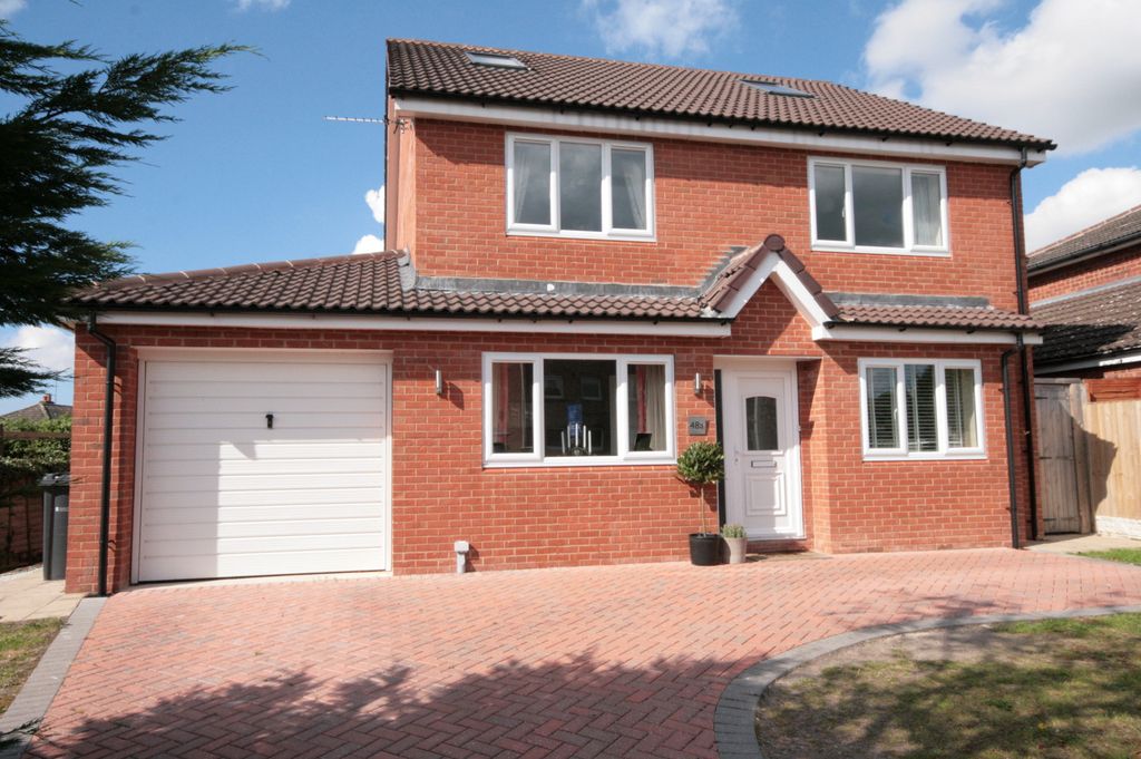 Property photo 1 of 12