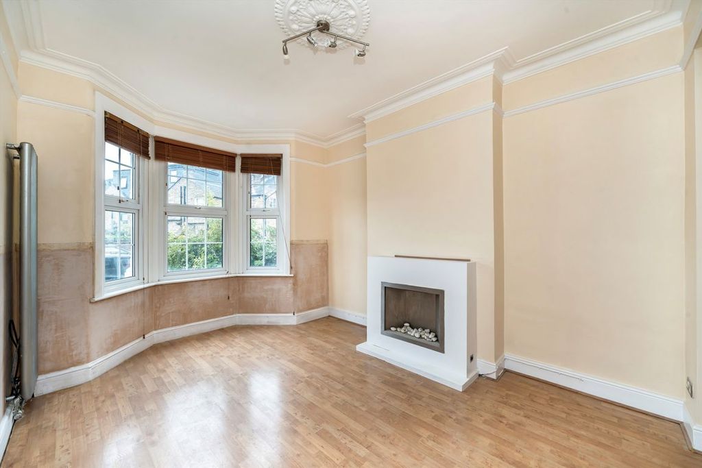 Property photo 3 of 7