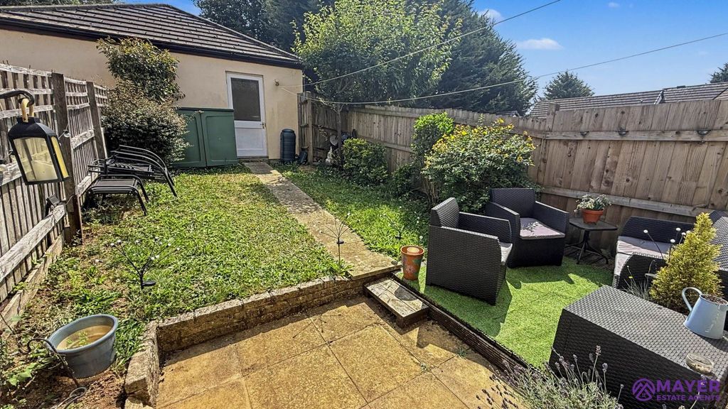 Property photo 2 of 12