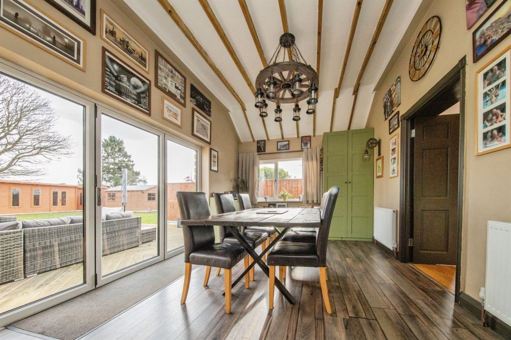 Property photo 3 of 28