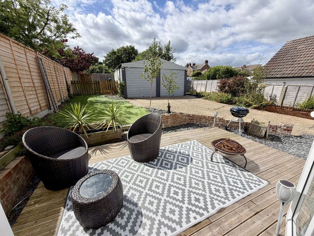 Property photo 2 of 25
