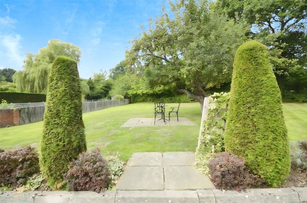 Property photo 2 of 7 Picture No. 12